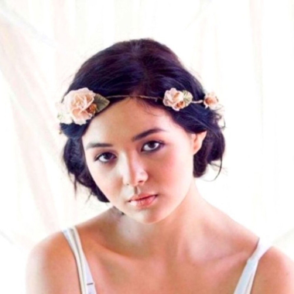NEW Mignonne Handmade Woodsy Flower Crown Peach and Cream